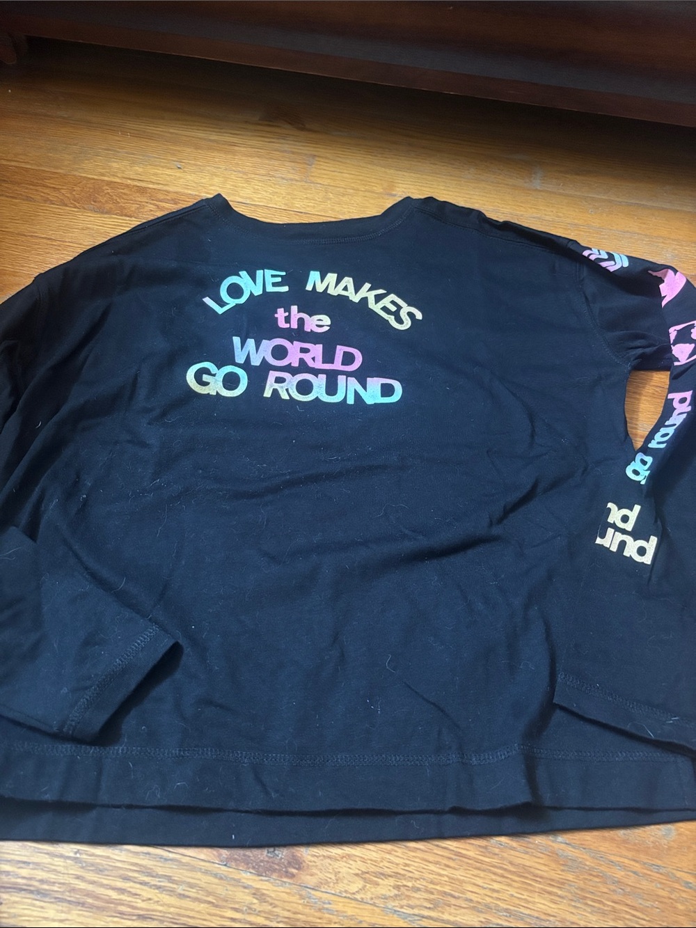 Old Navy Black Long-Sleeve Tee with Pastel Gradient Text